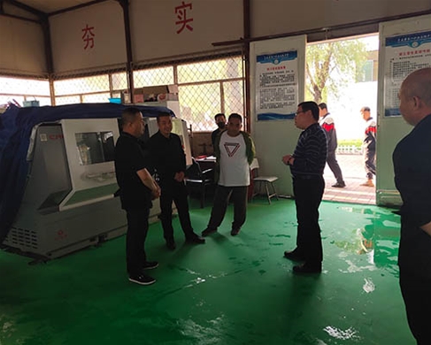和靈石縣第一職業(yè)高中校領導在?？疾? /></div>
		<h2 id=