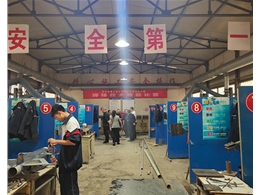 和靈石縣第一職業(yè)高中校領(lǐng)導(dǎo)在?？疾?/>
                    </a>
                    </div>
                  </div>
                  <div   id=